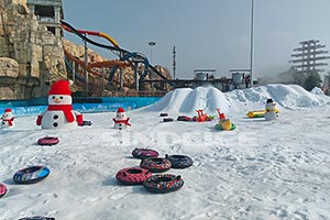 南昌冰雪主题公园，6套高温造雪机